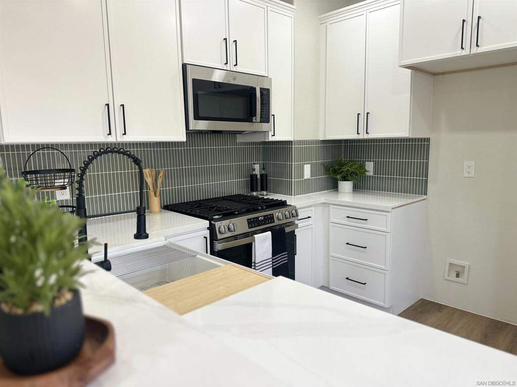 12665 Creekview Dr #140, San Diego, CA 92128