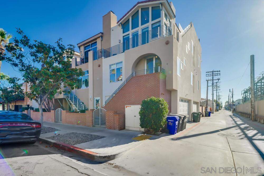1016 1st St, Coronado, CA 92118