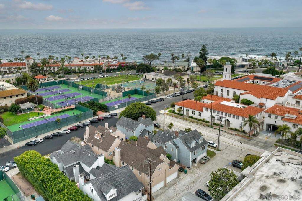 7635 Draper Avenue, La Jolla, CA 92037