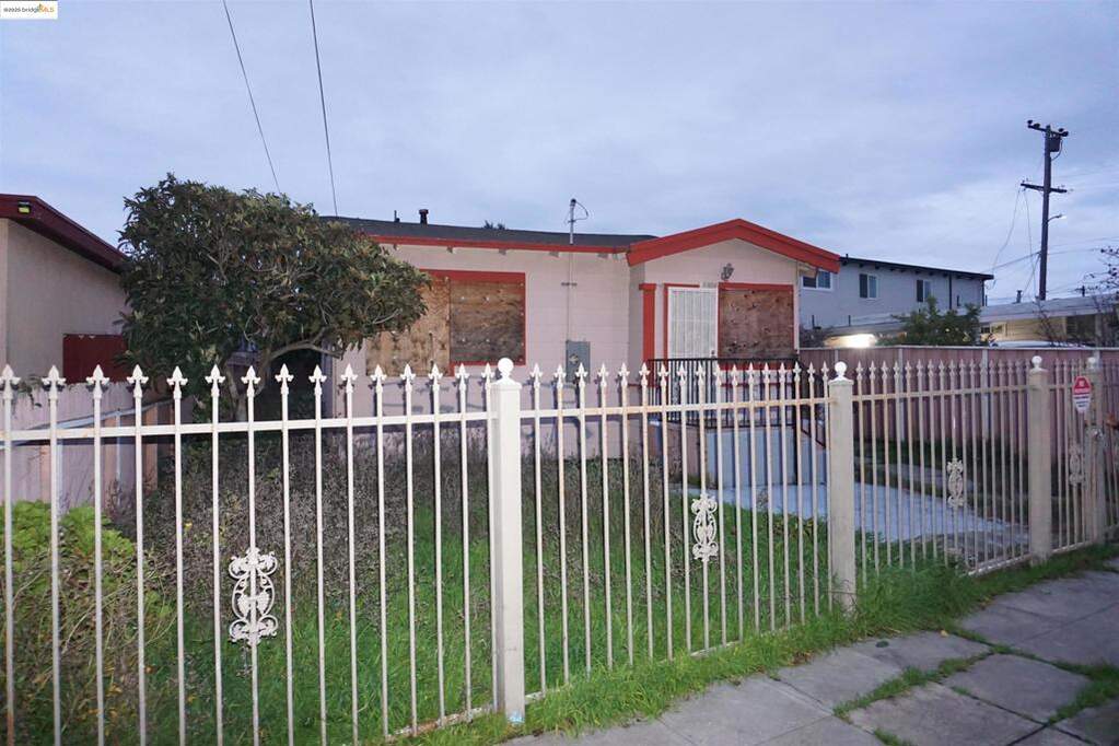 1413 Post Ave