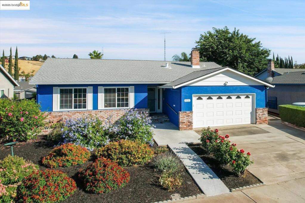 3326 Hacienda Way