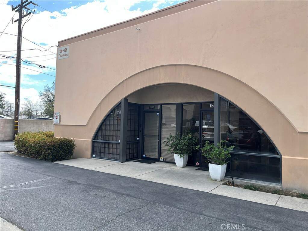 120 W Pomona Avenue, Monrovia, CA 91016
