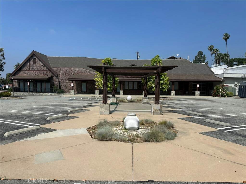 245 W Foothill Boulevard