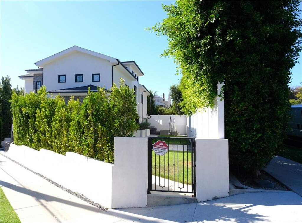 1651 Fairburn Avenue, Los Angeles, CA 90024