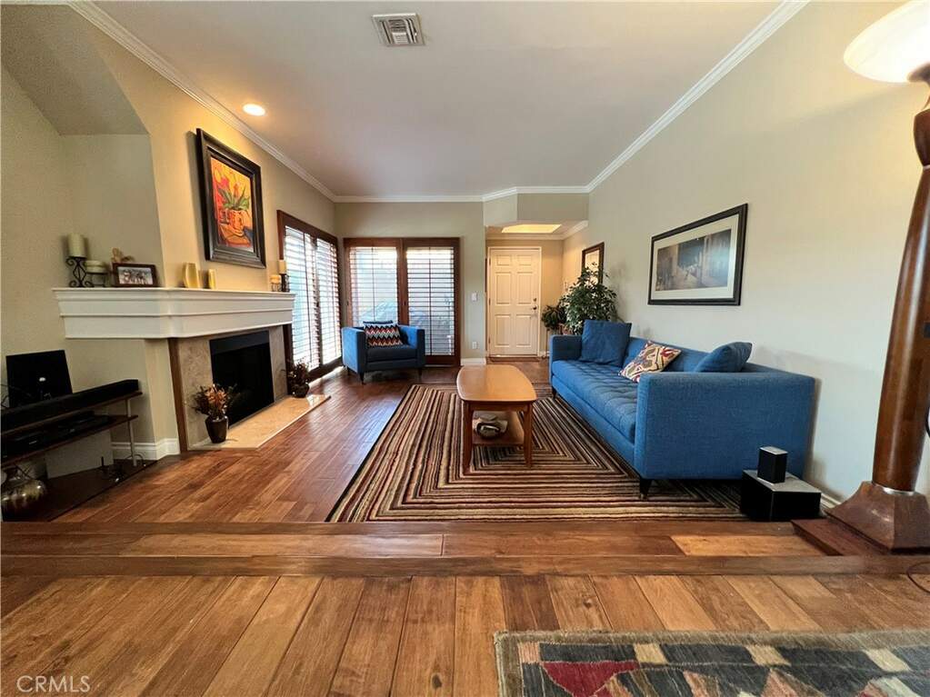 5010 Cahuenga Boulevard #102, North Hollywood, CA 91601