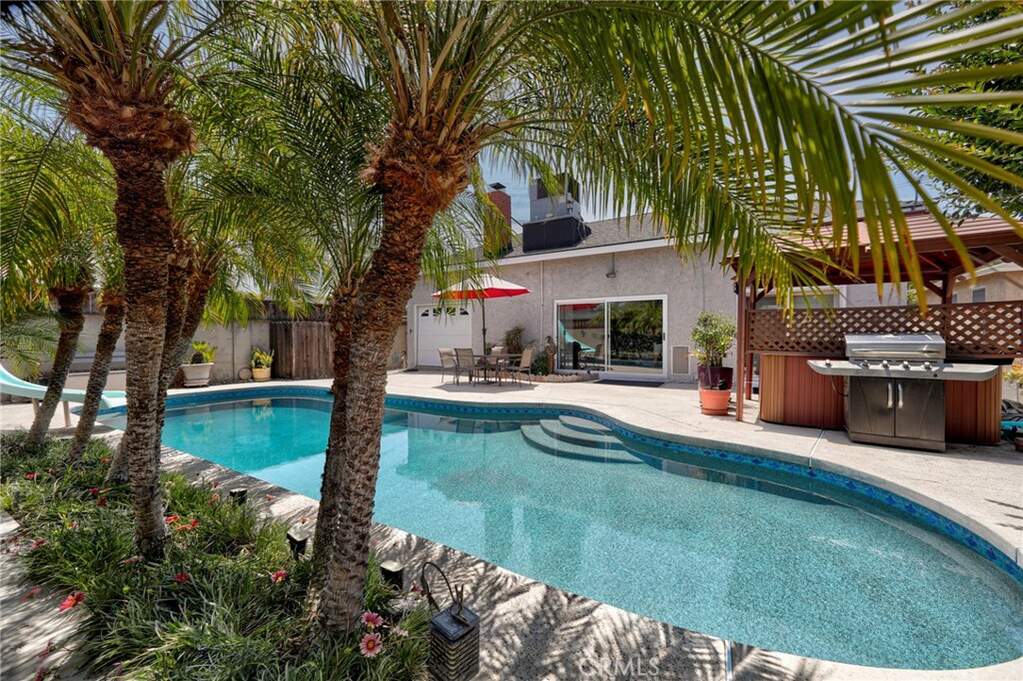 2120 N Rose Street, Burbank, CA 91505