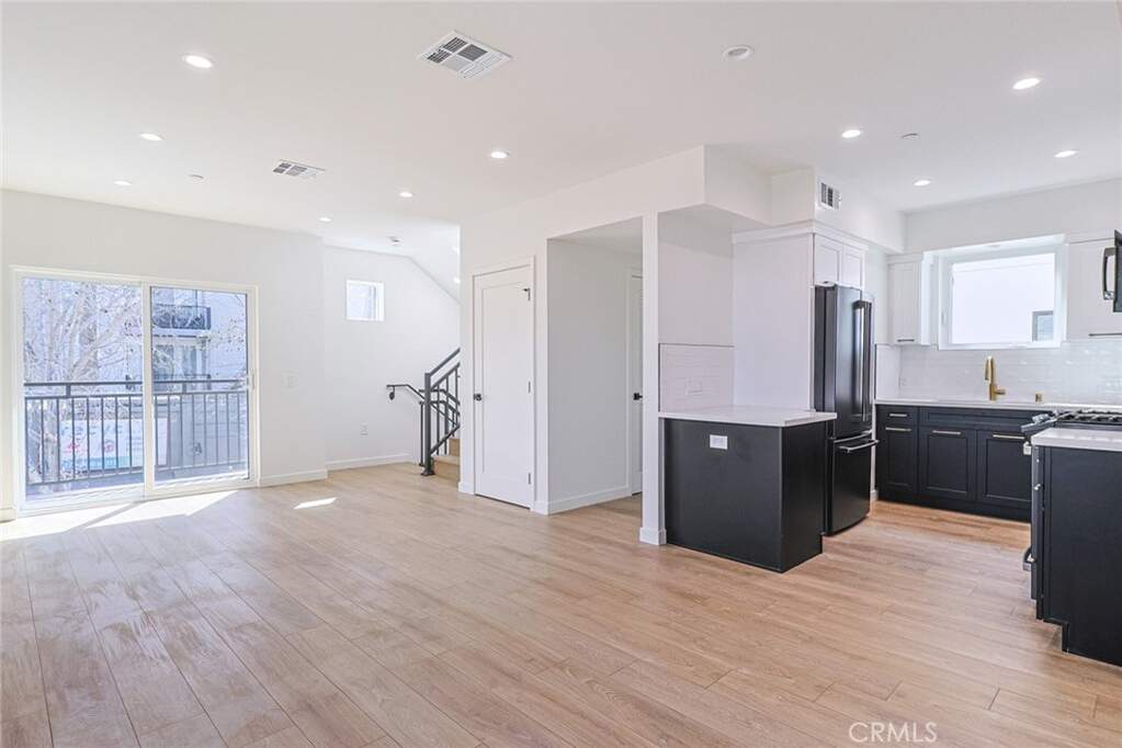 1227 N June Street, Hollywood, CA 90038