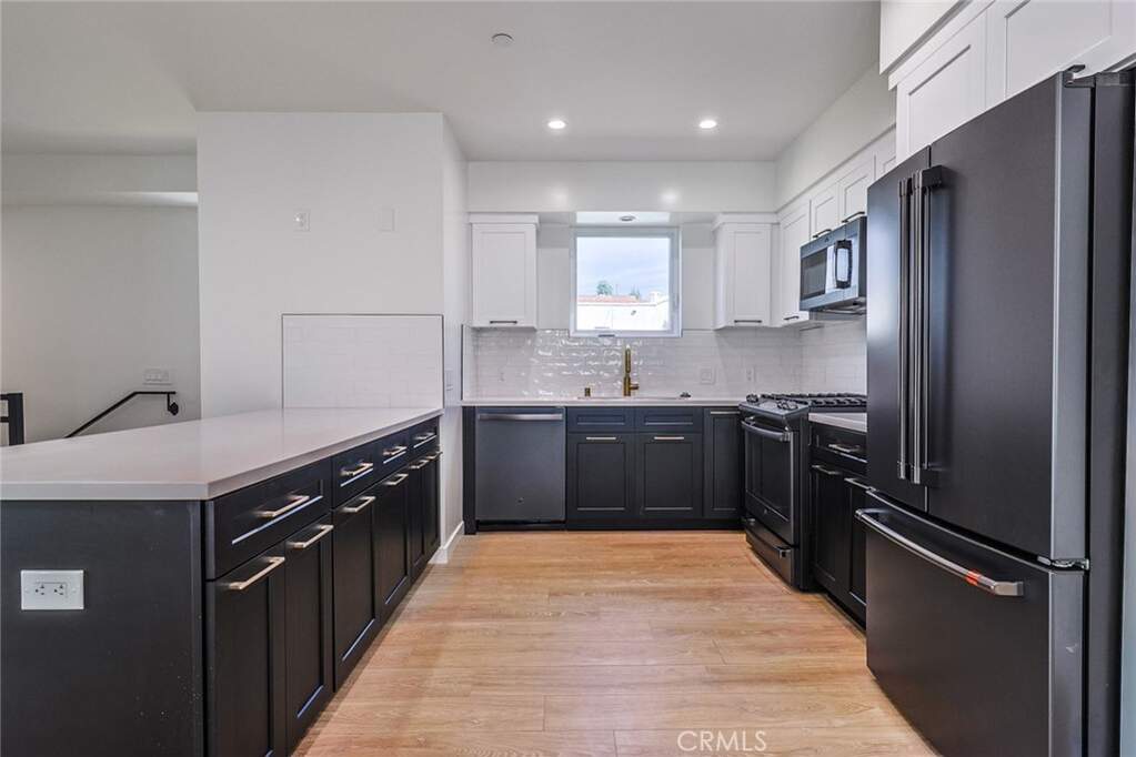 1227 N June Street, Hollywood, CA 90038