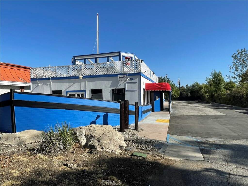 962 W Foothill Blvd, Claremont, CA 91711
