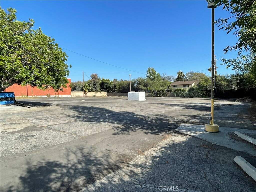 962 W Foothill Blvd, Claremont, CA 91711