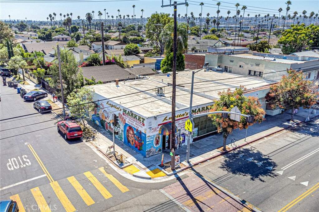 2600 W Jefferson Boulevard, Los Angeles, CA 90018 | MLS# CV24190363 ...