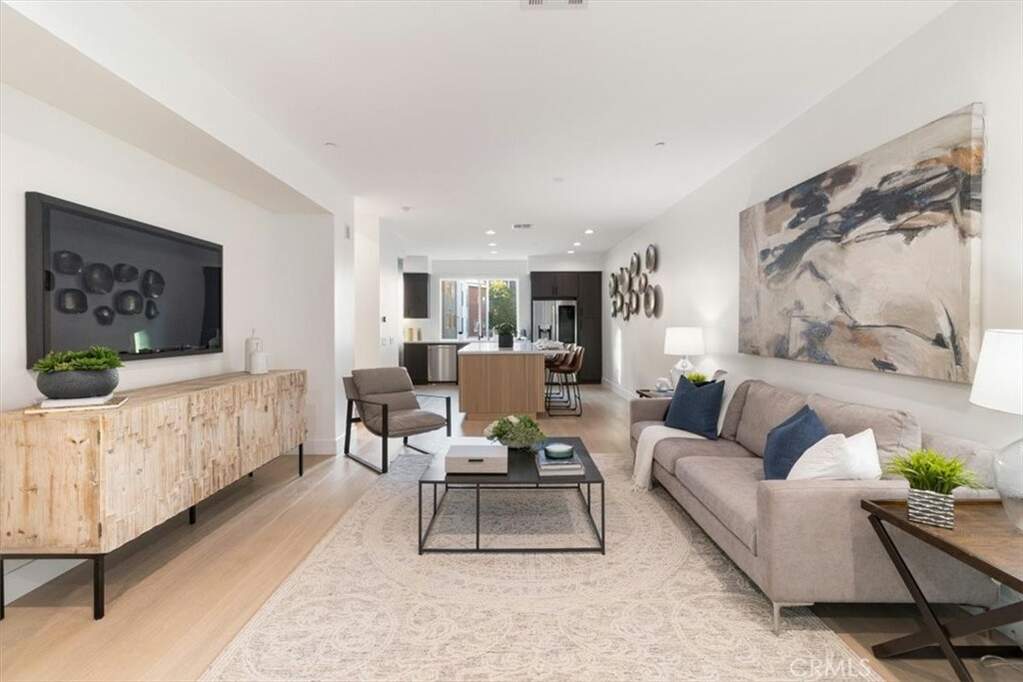 262 Rockefeller, Irvine, CA 92612