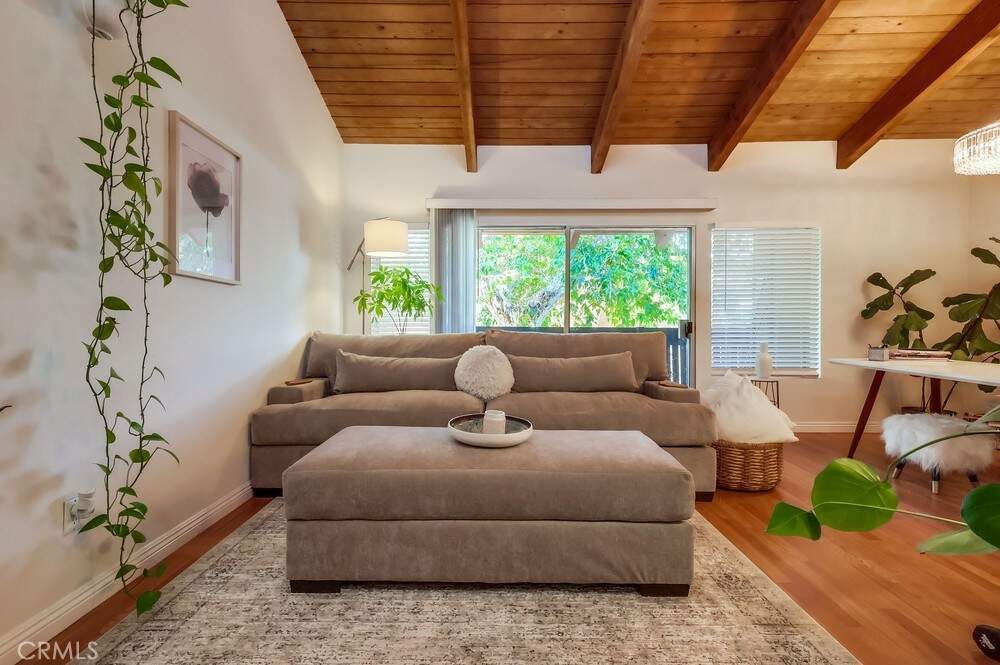 18350 Hatteras Street #263, Tarzana, CA 91356