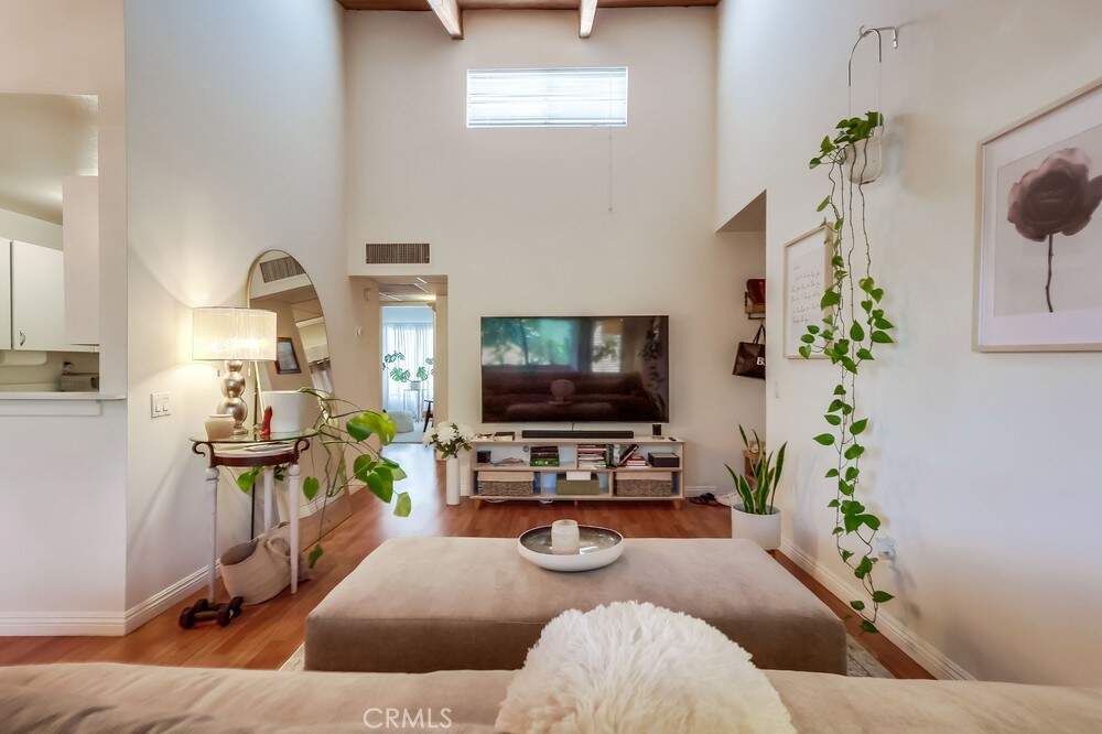 18350 Hatteras Street #263, Tarzana, CA 91356