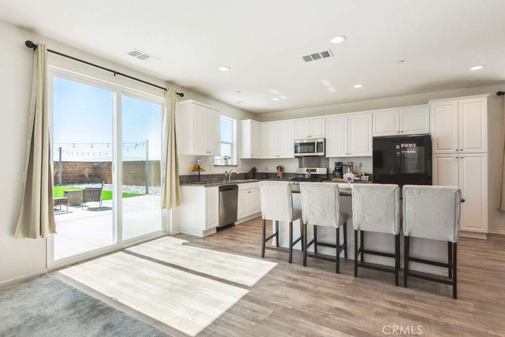 13343 Macaw Place, Victorville, CA 92395