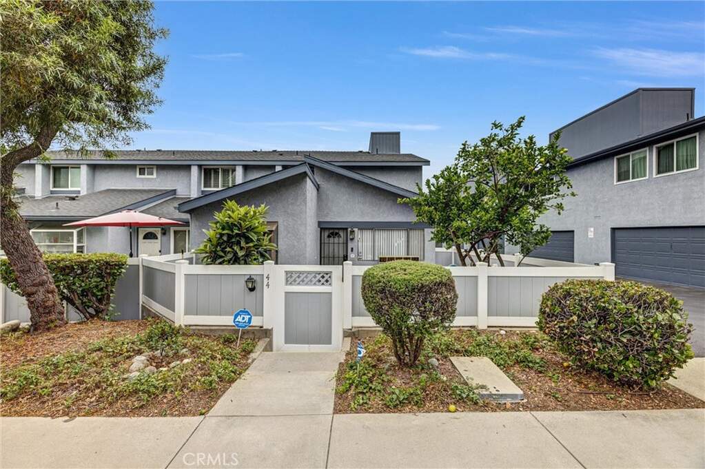 900 W Sierra Madre Avenue #44, Azusa, CA 91702