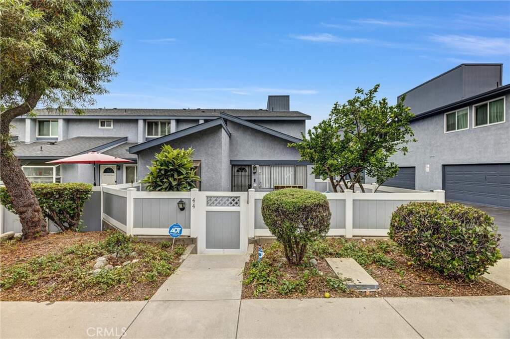 900 W Sierra Madre Avenue #44, Azusa, CA 91702