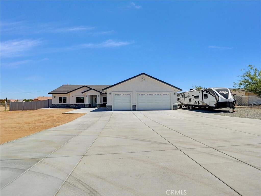 11515 Tamarisk Avenue, Hesperia, CA 92345