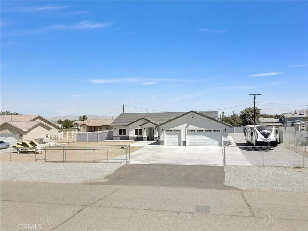11515 Tamarisk Avenue, Hesperia, CA 92345