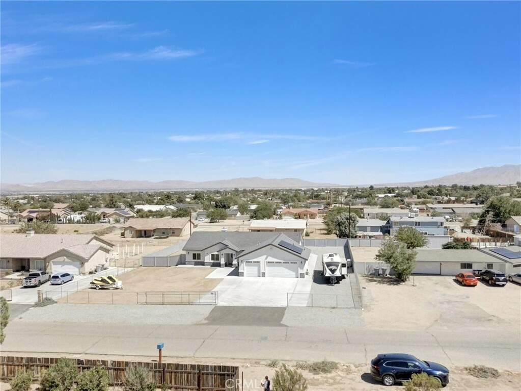 11515 Tamarisk Avenue, Hesperia, CA 92345