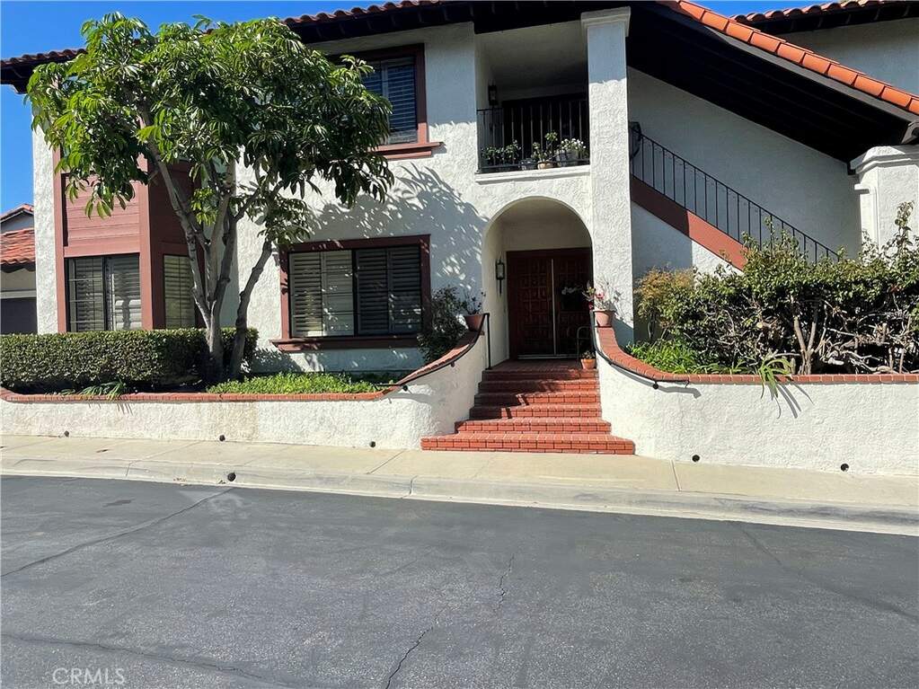 6215 Riviera Circle, Long Beach, CA 90815