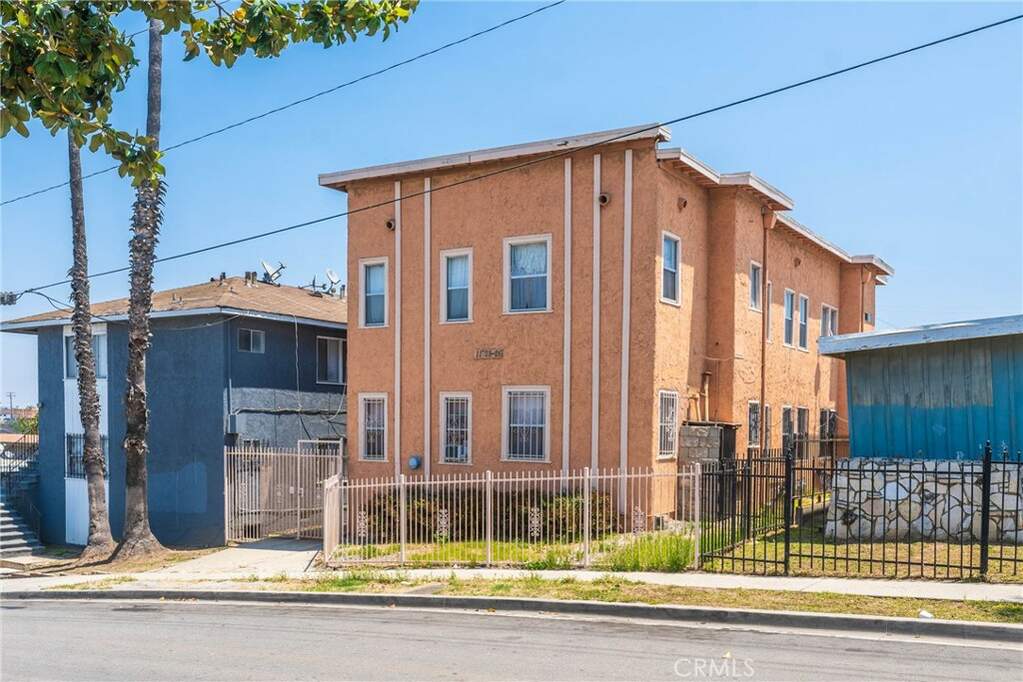 11726 S Budlong Avenue, Los Angeles, CA 90044