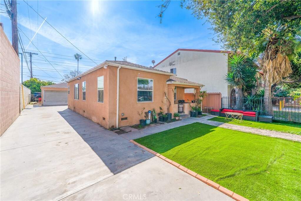 8912 Elizabeth Avenue, South Gate, CA 90280