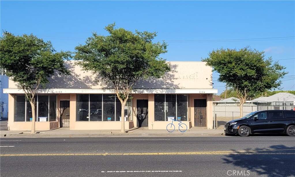 6184 Atlantic Avenue, Long Beach, CA 90805