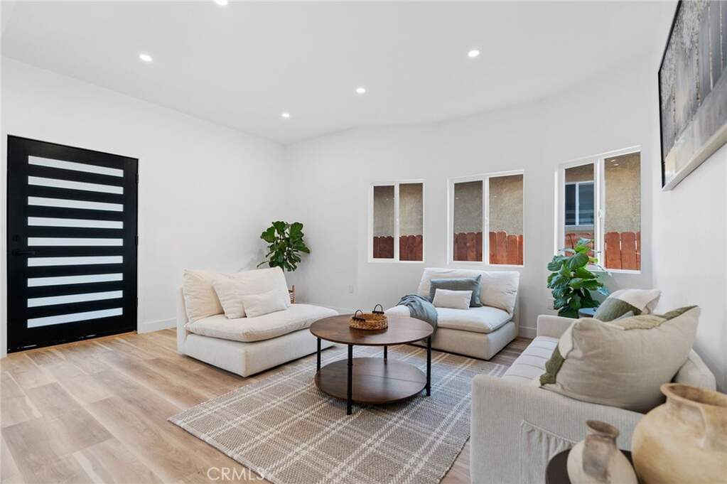 4442 Mettler Street, Los Angeles, CA 90011