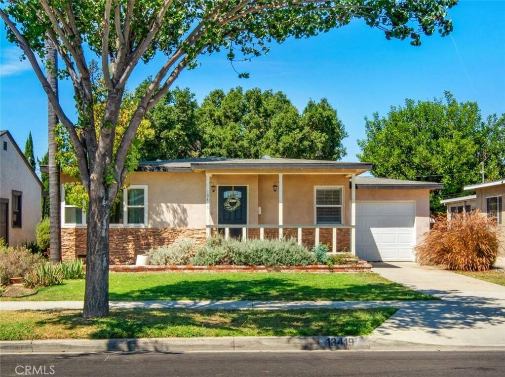 13419 Stanbridge Avenue, Bellflower, CA 90706