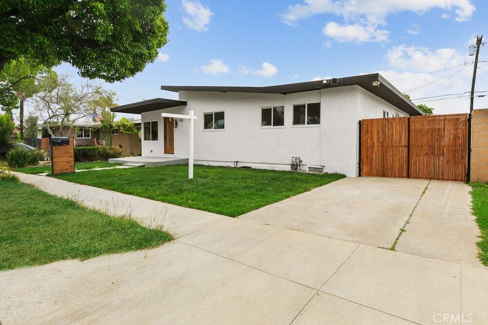 5116 E Wardlow Road, Long Beach, CA 90808