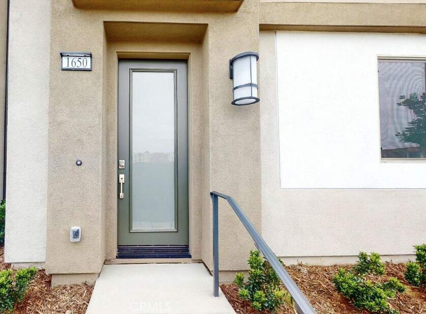 1650 W Saratoga Lane, San Pedro, CA 90732