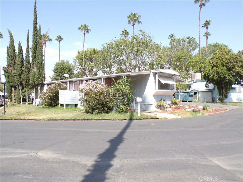 2751 Reche Canyon Mh #104, Colton, CA 92324