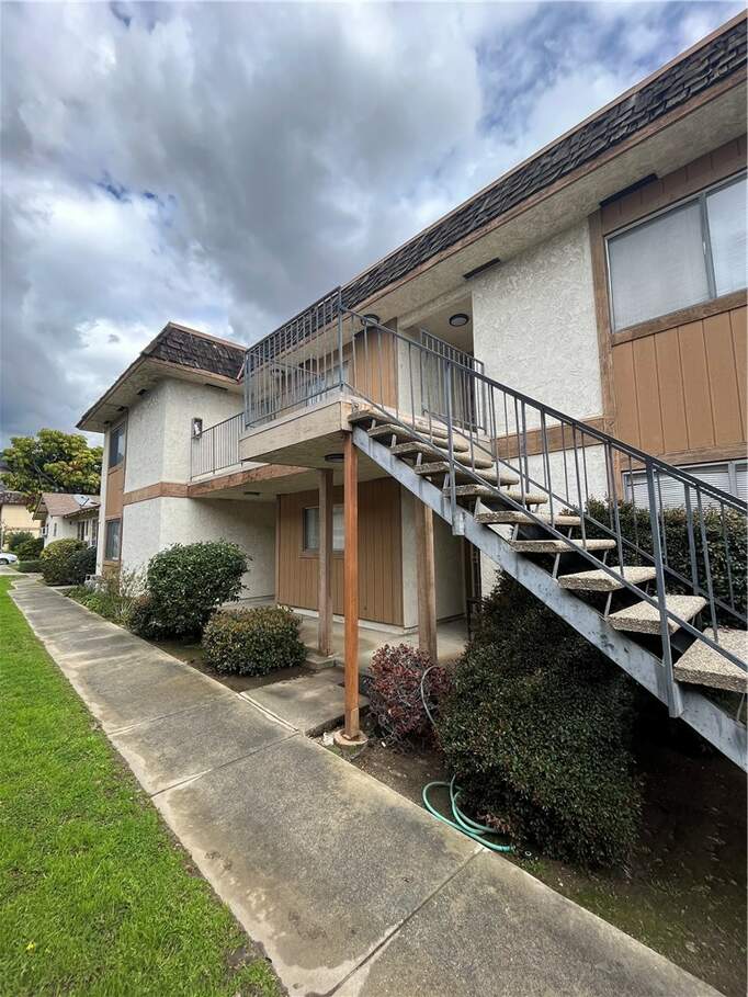 320 Mountain View Avenue, Glendora, CA 91741