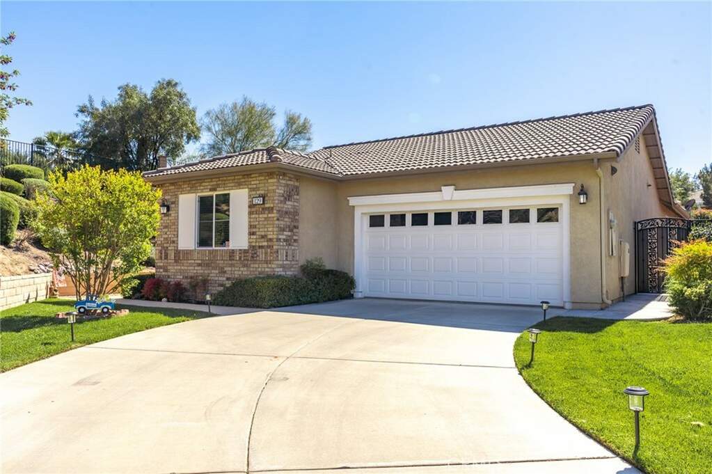 129 Mccarron Way, Hemet, CA 92545