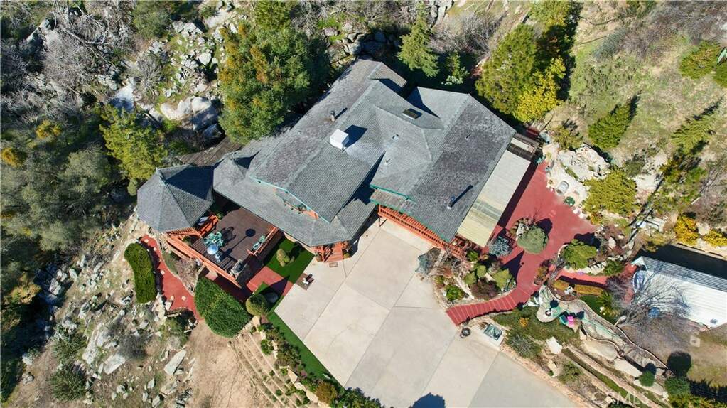 43534 Getaway Lane, Ahwahnee, CA 93601 MLS FR24039111 Christie's