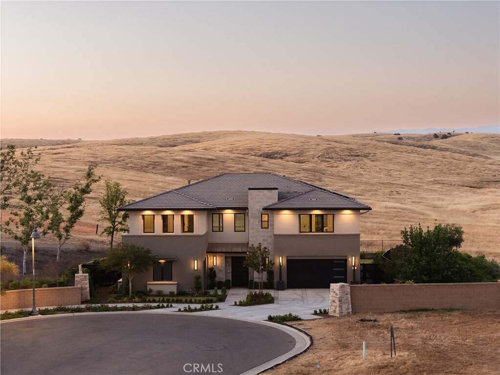 940 Terrace Place, Madera, CA 93636