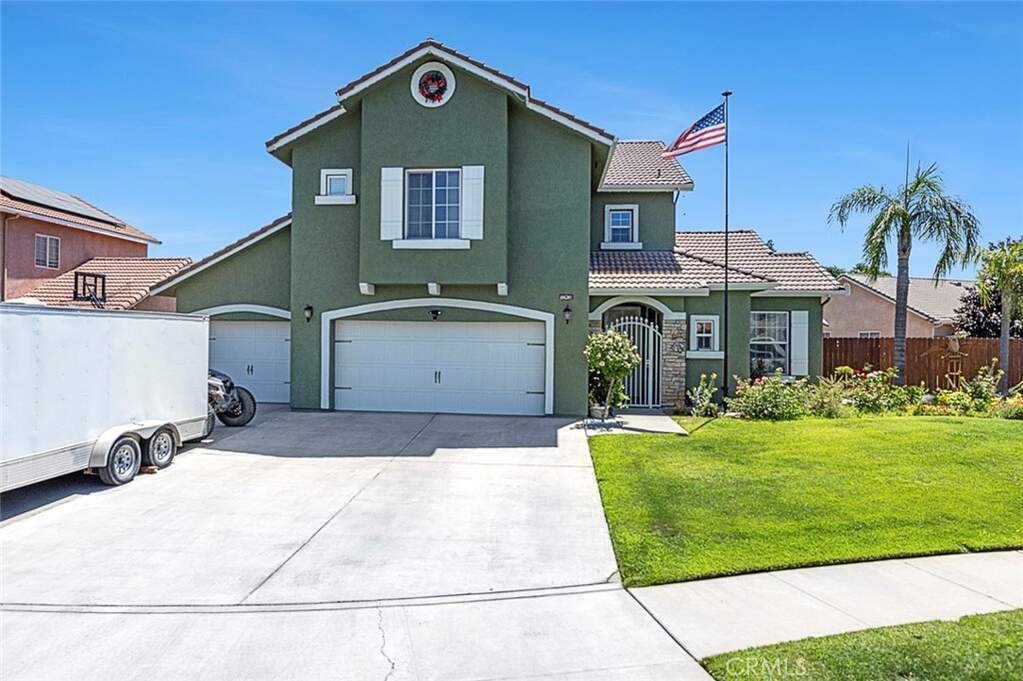 6 N Post Avenue, Sanger, CA 93657