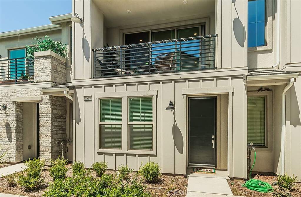 2887 E Tamarind Drive, Fresno, CA 93730