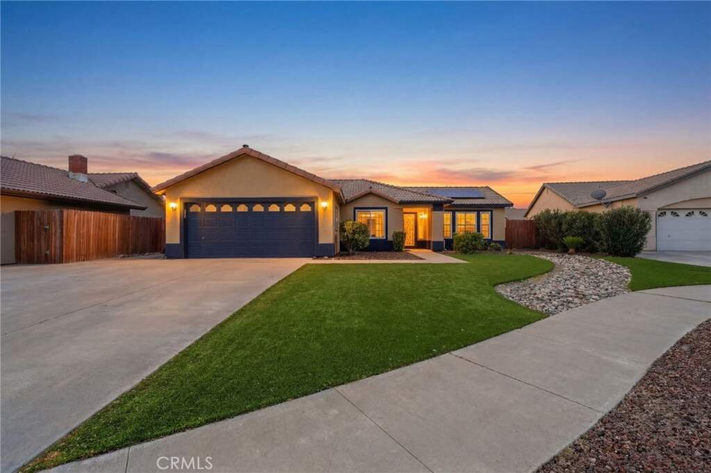 702 Montecito Court, Lemoore, CA 93245 | MLS# FR26055602 | Christie's ...