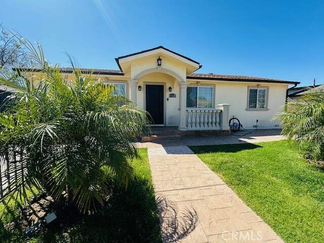 12720 Archwood Street, North Hollywood, CA 91606
