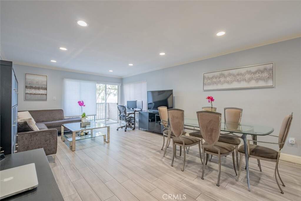 1517 E Garfield Avenue #94, Glendale, CA 91205