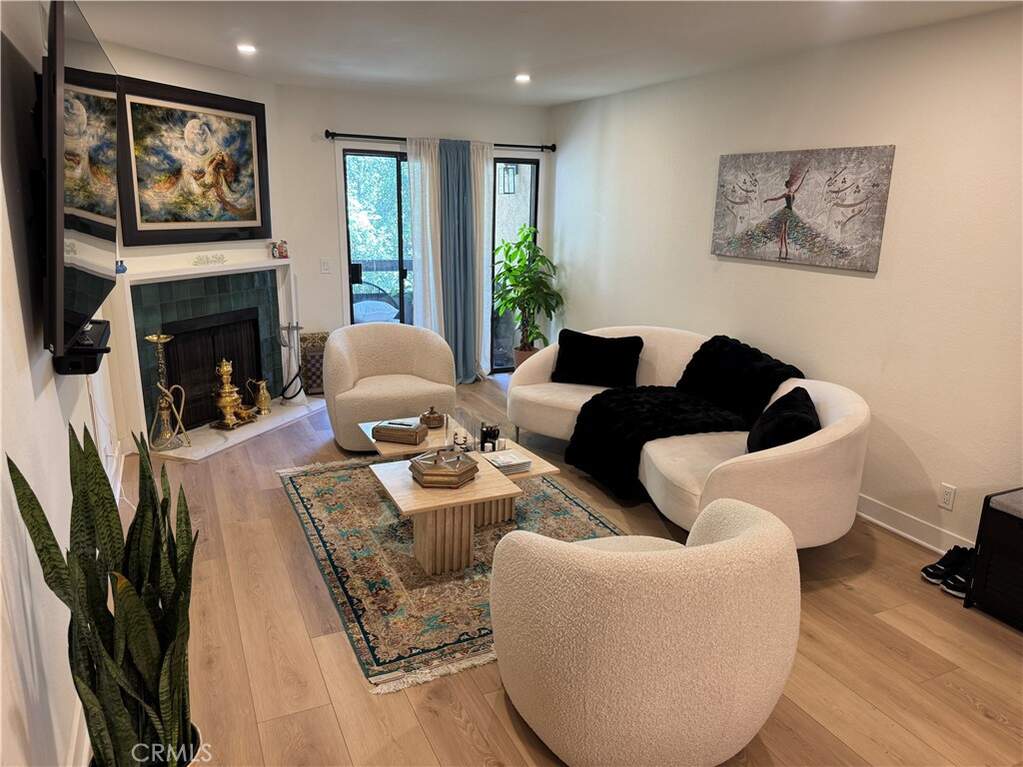 460 Oak Street #311, Glendale, CA 91204