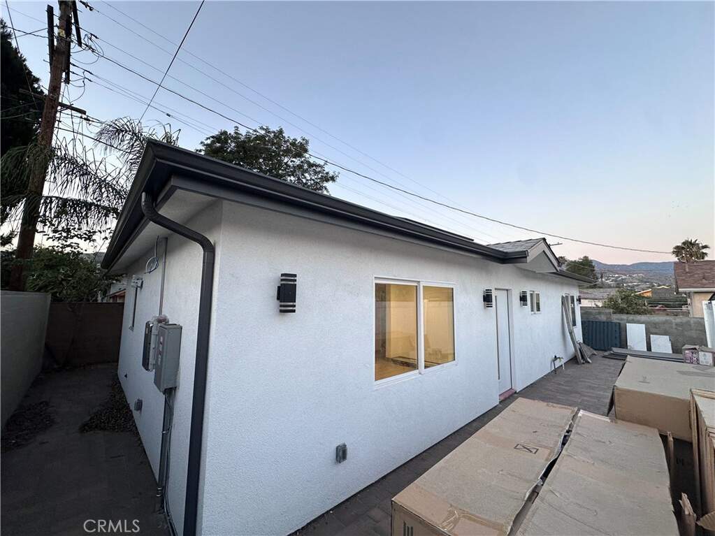 9947 Saticoy, Burbank, CA 91504
