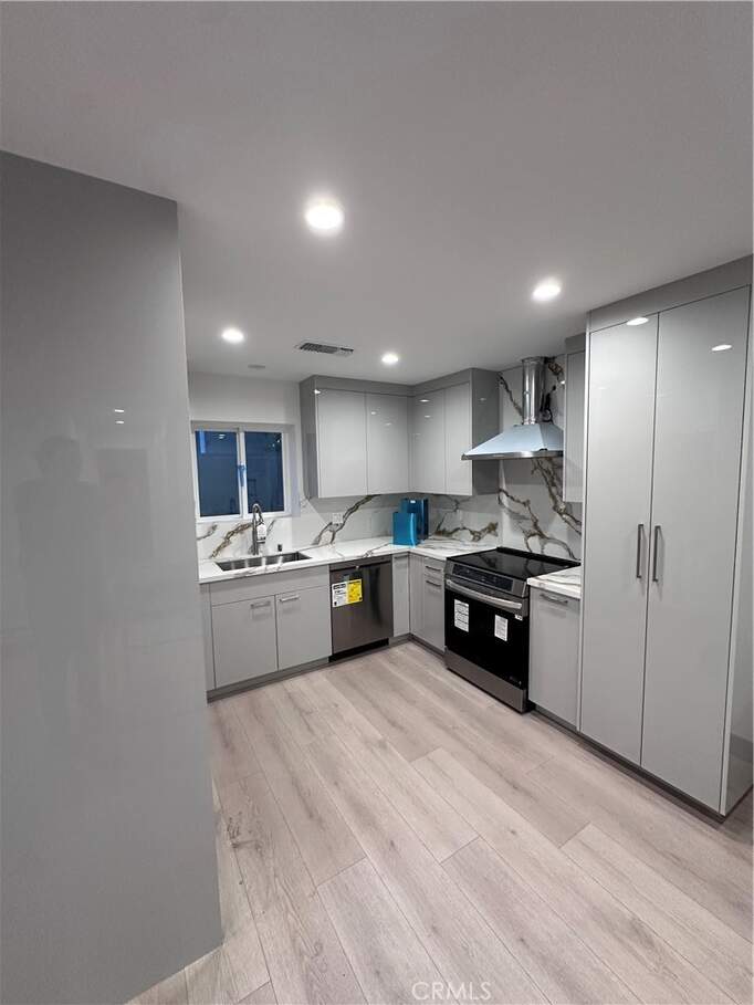 9947 Saticoy, Burbank, CA 91504