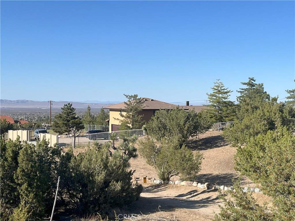 984 Pinon Road, Piñon Hills, CA 92372