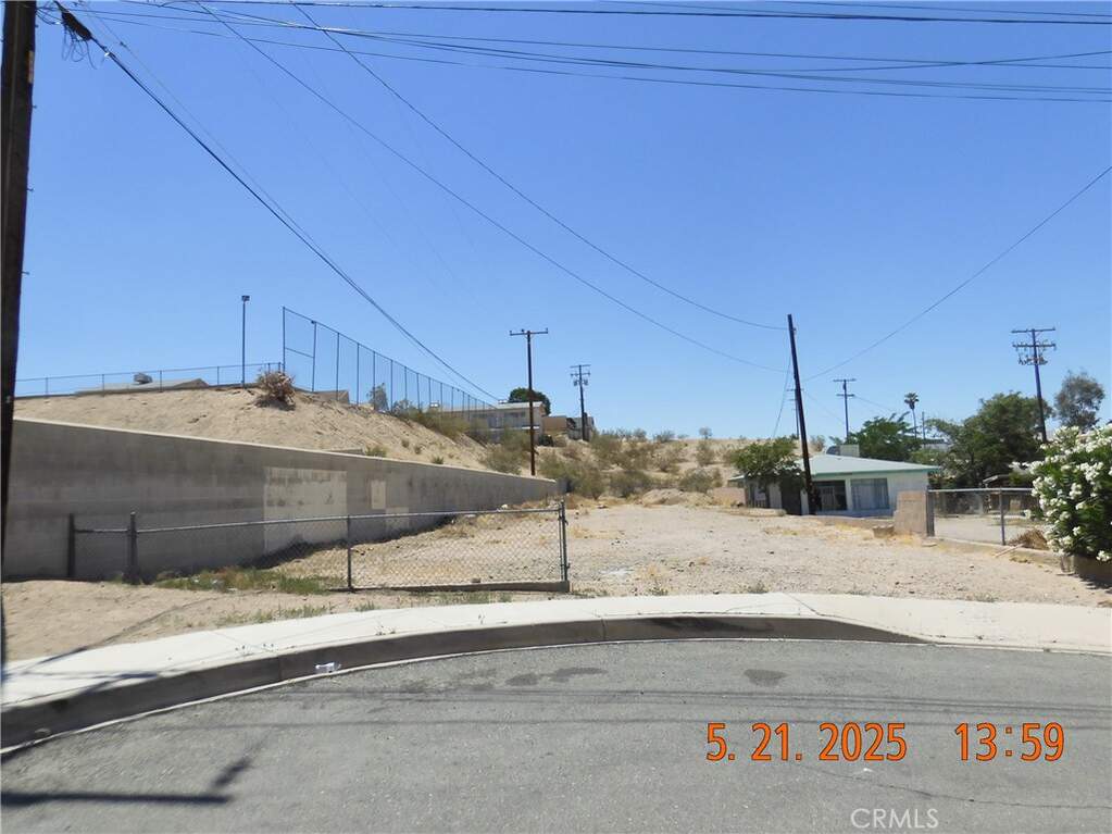 508 S 6th Avenue, Barstow, CA 92311
