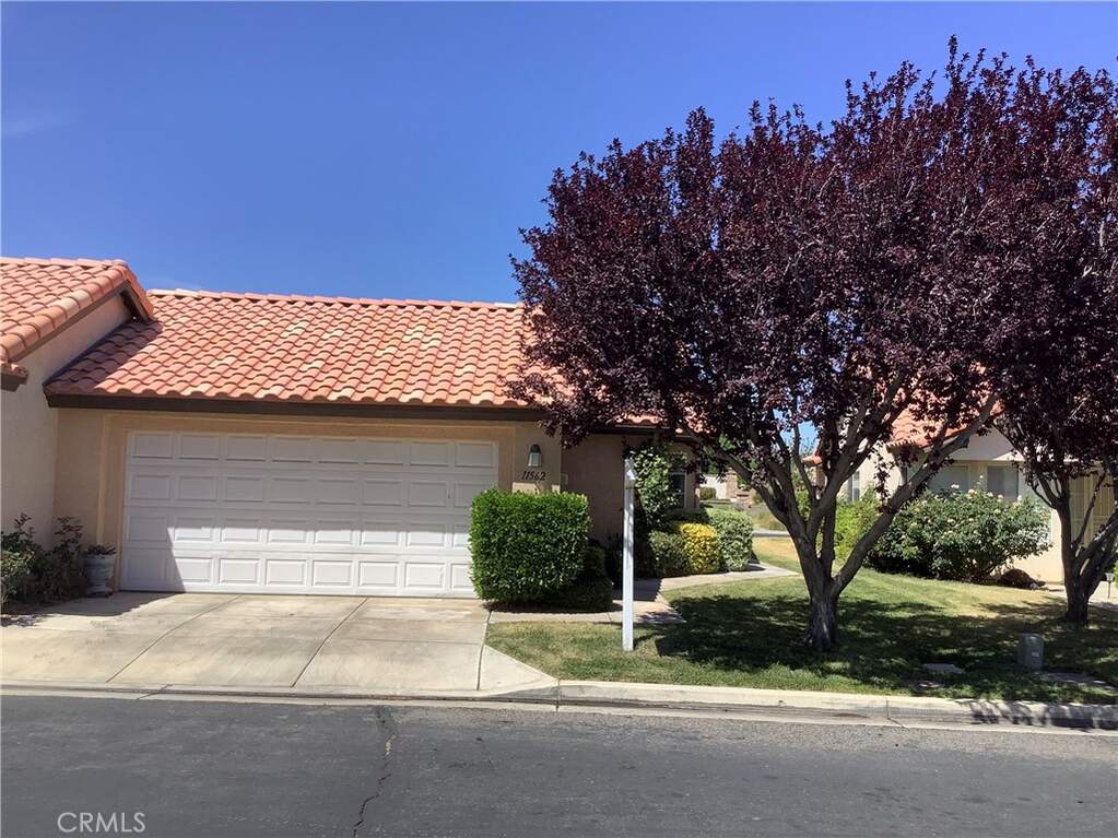 11562 Oak Street, Apple Valley, CA 92308