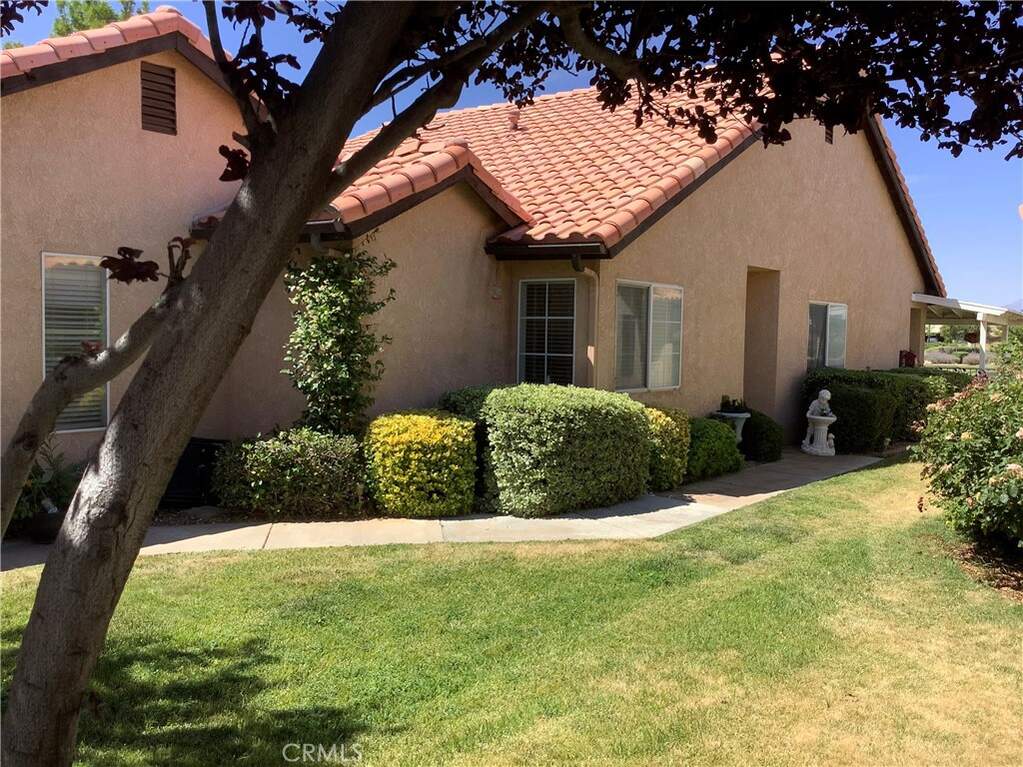 11562 Oak Street, Apple Valley, CA 92308