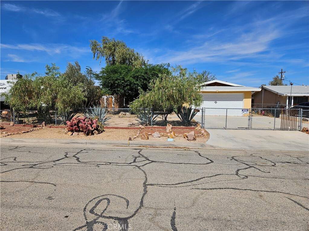 35798 Frontier, Yermo, CA 92398